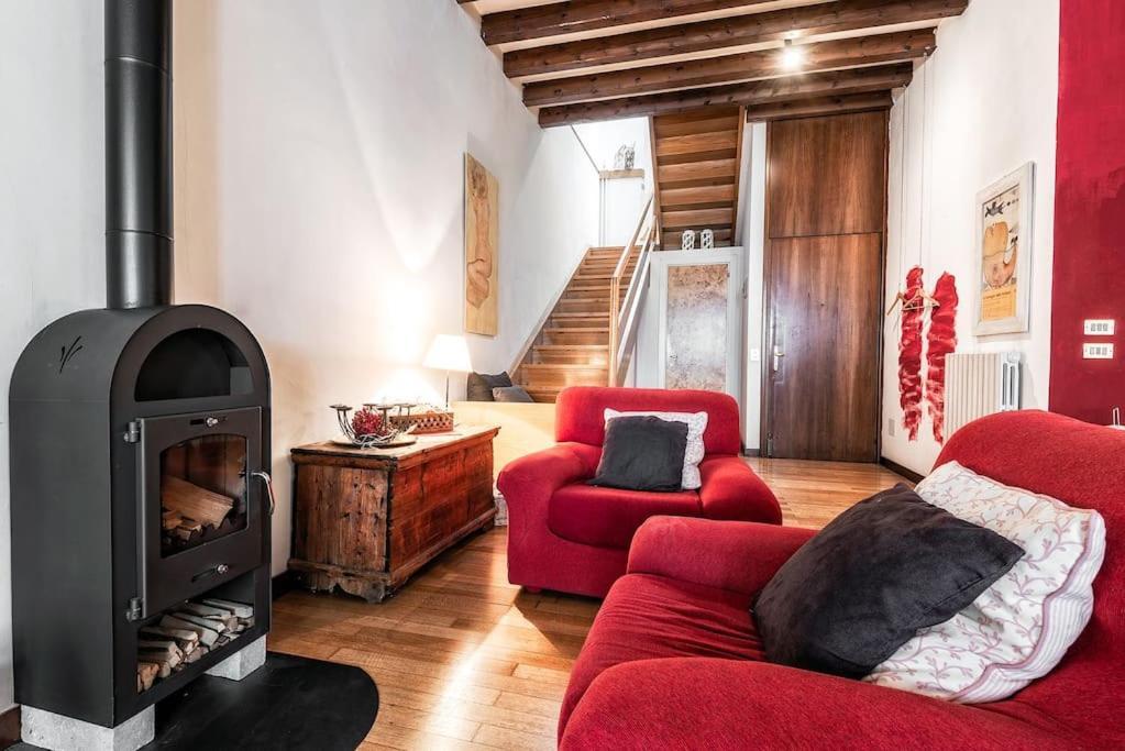 Loft Overlooking The Old Town . Feltre Luaran gambar