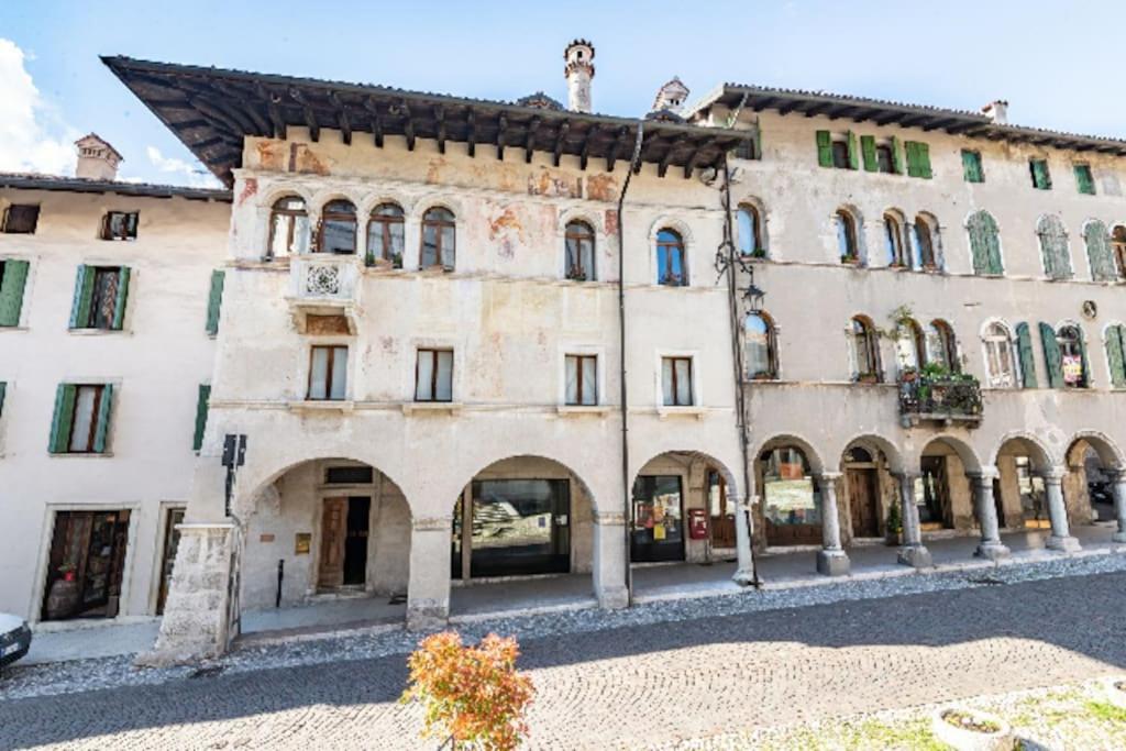 Loft Overlooking The Old Town . Feltre Luaran gambar